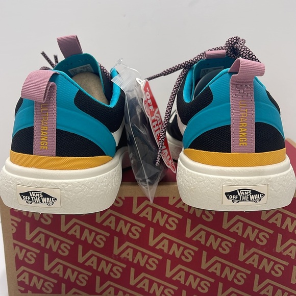 Vans WMNS Black and Blue Shoes Ultrarange Exo
Pop Color Black/Multi
VN0A4U1KB - Picture 14 of 16